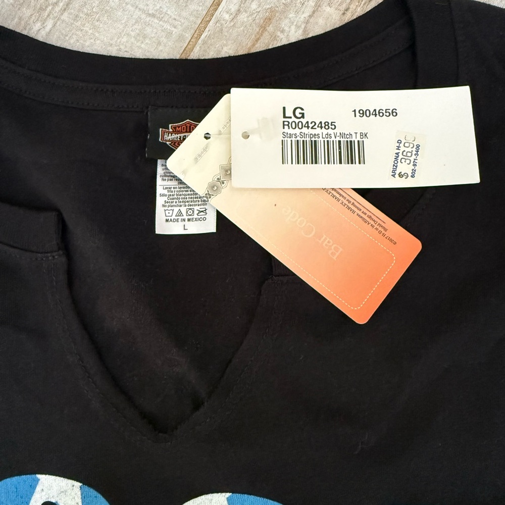Harley-Davidson Black Tee with Blue and Orange Design - Picture 2 of 3